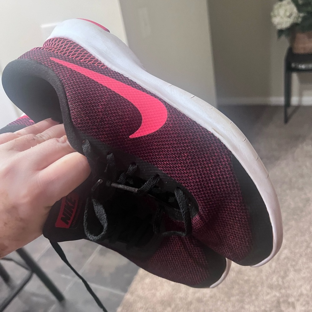 Nike Size 8 And Size 8:5. - image 4